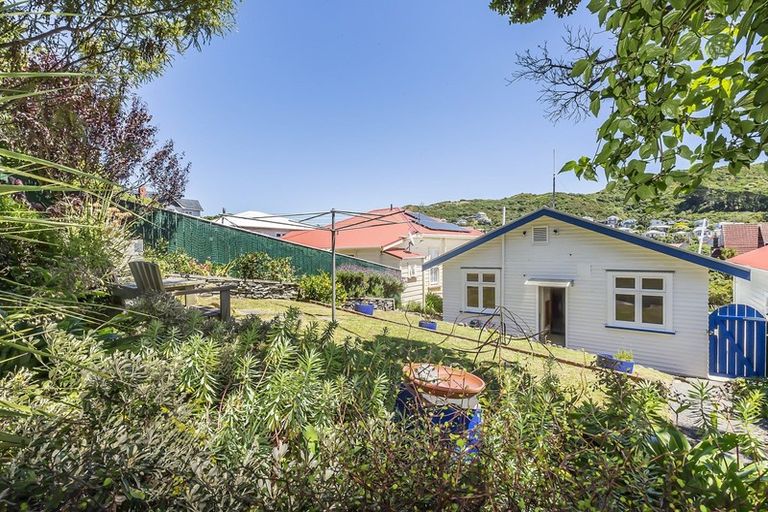 Photo of property in 35 Clyde Street, Island Bay, Wellington, 6023