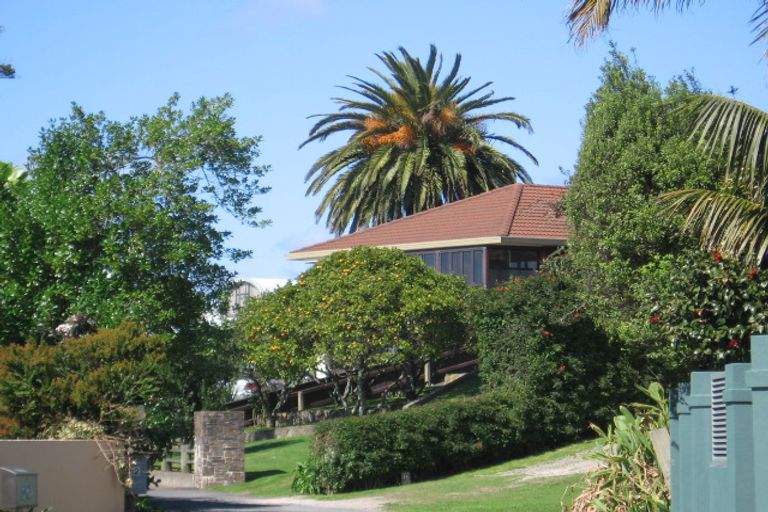Photo of property in 30 Ngarata Avenue, Mount Maunganui, 3116