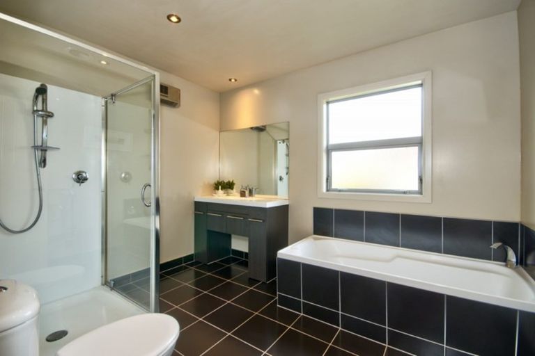 Photo of property in 1 Orbell Drive, Lake Hayes, Queenstown, 9304