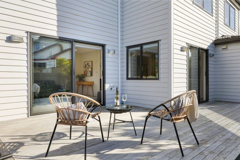 Photo of property in 33a Jillteresa Crescent, Half Moon Bay, Auckland, 2012
