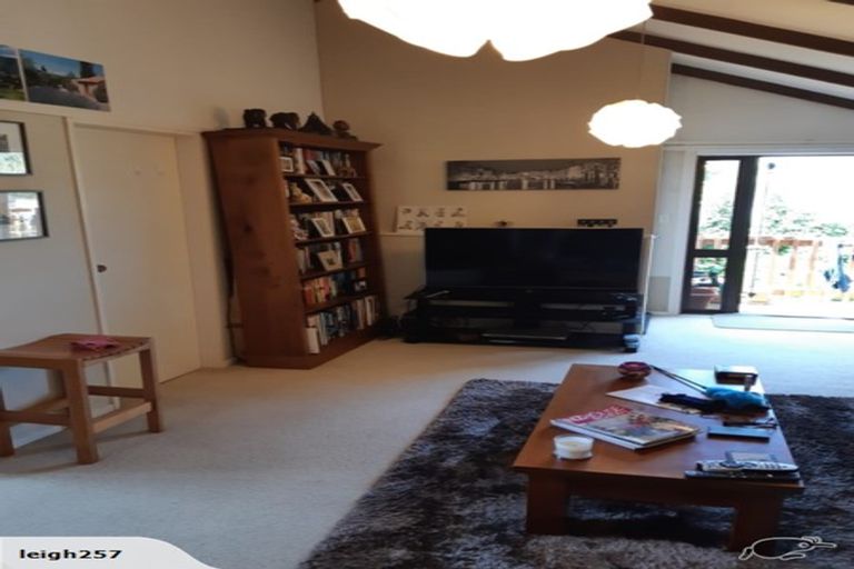 Photo of property in 1a Woodstock Terrace, Tawa, Wellington, 5028