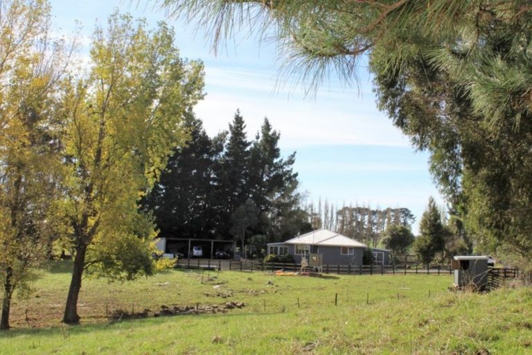 Photo of property in 175 Umutaoroa Road, Dannevirke, 4978