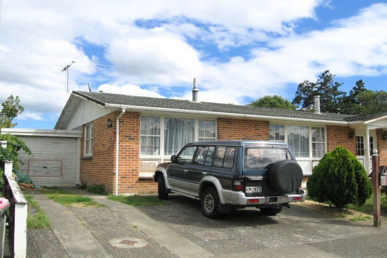 Photo of property in 2 Cederholm Grove, Brown Owl, Upper Hutt, 5018