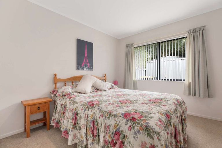 Photo of property in 8 Awaroa Stream Drive, Waiuku, 2123