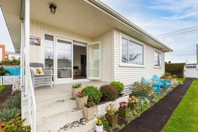 Photo of property in 51 Lyn Street, Lynmouth, New Plymouth, 4310