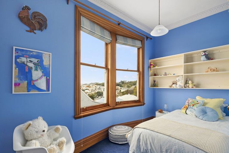 Photo of property in 17 Maarama Crescent, Aro Valley, Wellington, 6021