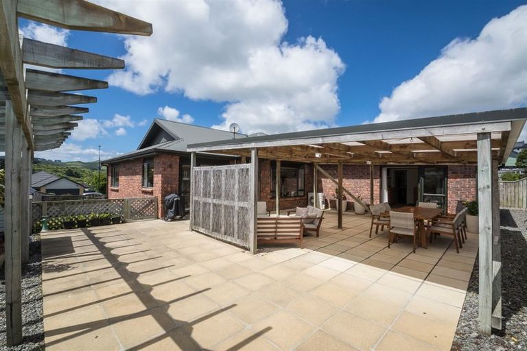 Photo of property in 6 Aotea Drive, Aotea, Porirua, 5024