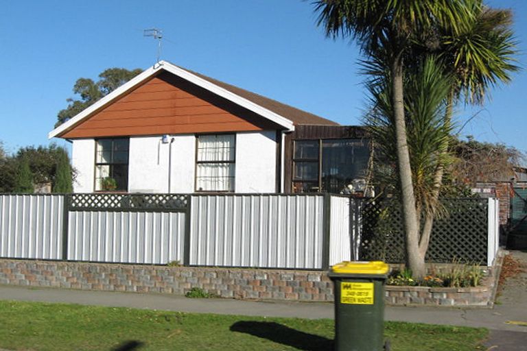 Photo of property in 53 Warren Crescent, Hillmorton, Christchurch, 8025