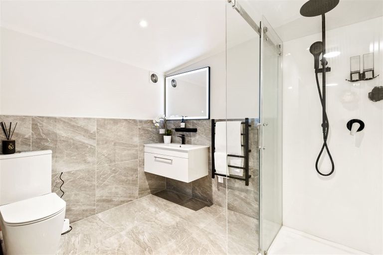 Photo of property in 9 Old North Road, Orewa, 0931