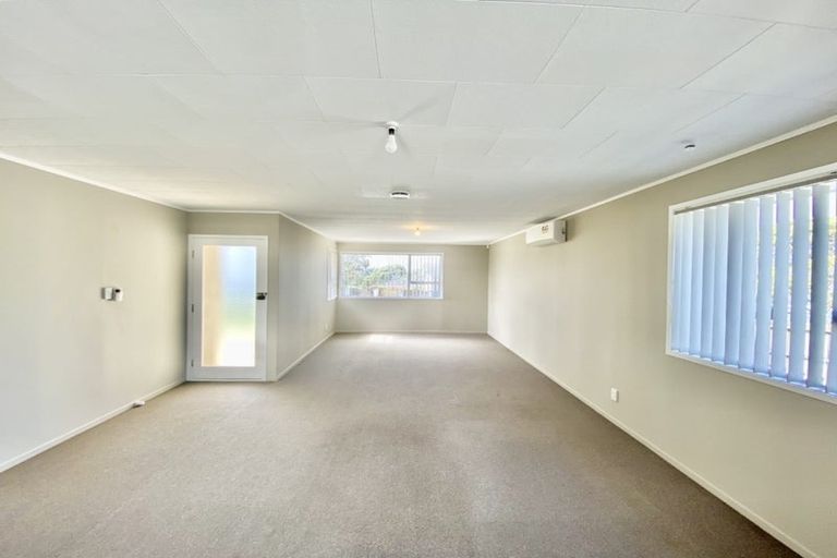 Photo of property in 37 Alabaster Drive, Papatoetoe, Auckland, 2025