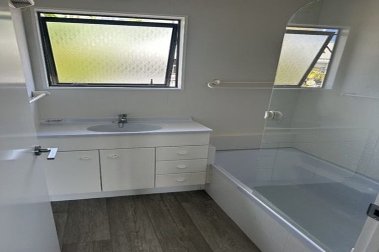 Photo of property in 2a Nukumea Common, Orewa, 0931