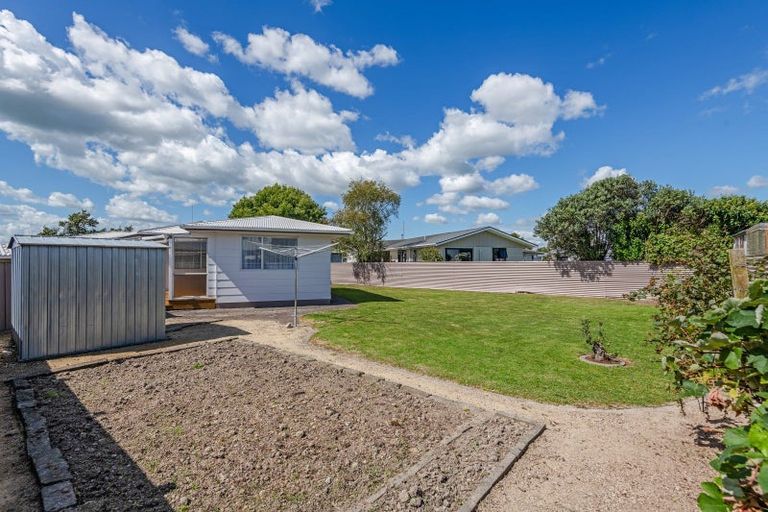 Photo of property in 20 Dunk Place, Milson, Palmerston North, 4414