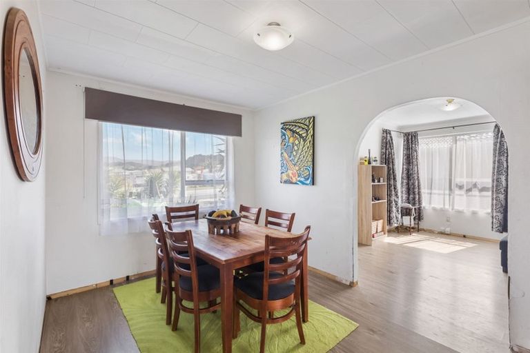 Photo of property in 31 Border Road, Henderson, Auckland, 0612