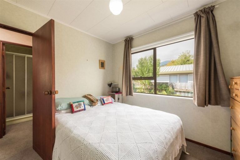 Photo of property in 2/1 Alyson Place, Stoke, Nelson, 7011