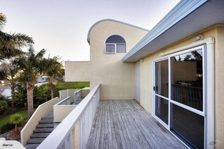 Photo of property in 20 Merehai Place, Snells Beach, 0920