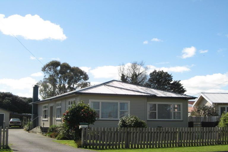 Photo of property in 16 Harris Street, Marton, 4710