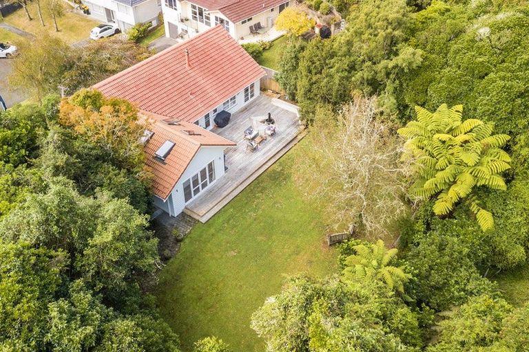 Photo of property in 8 Saint Annes Square, Tawa, Wellington, 5028