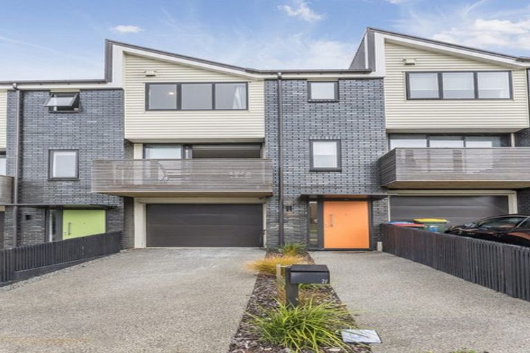 Photo of property in 21 Holystone Road, Whitby, Porirua, 5024