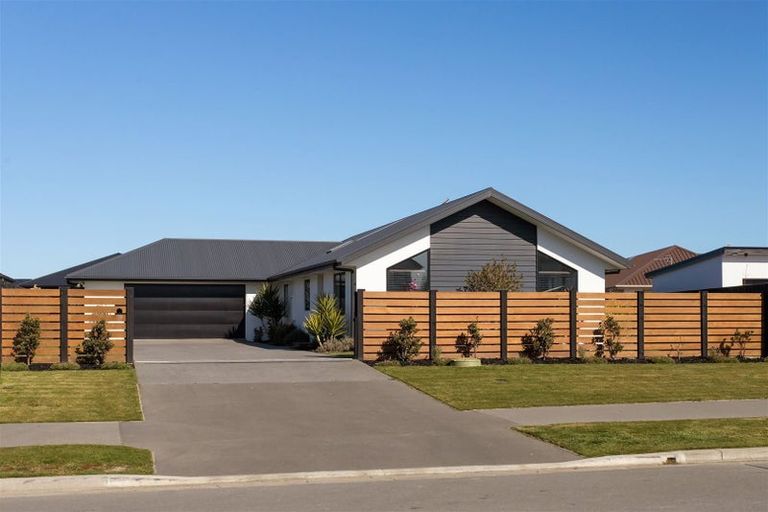 Photo of property in 19 Glenturret Drive, Casebrook, Christchurch, 8051