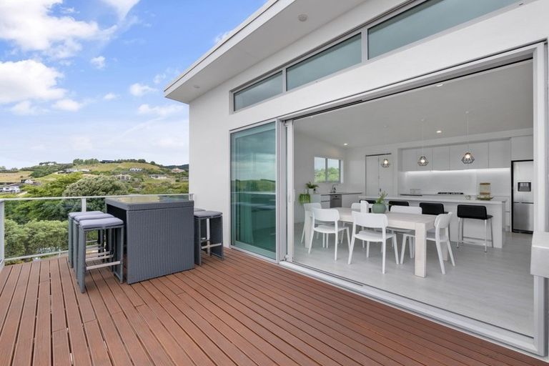 Photo of property in 72 Waikite Road, Welcome Bay, Tauranga, 3112