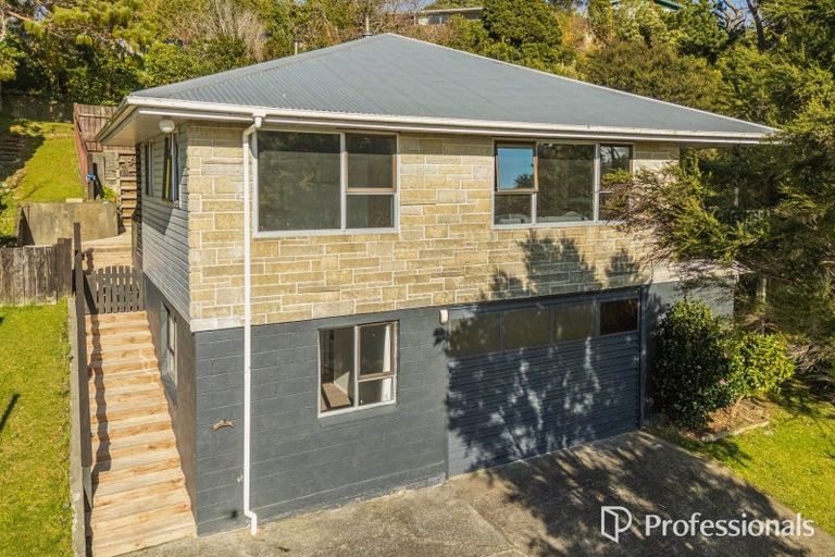 Photo of property in 110 Holborn Drive, Stokes Valley, Lower Hutt, 5019