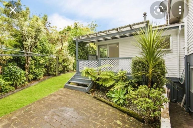 Photo of property in 10 Yarra Place, Botany Downs, Auckland, 2010