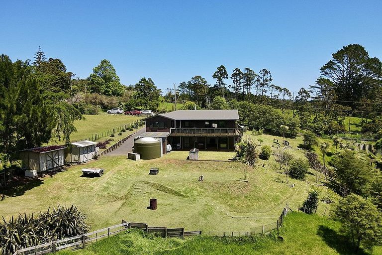 Photo of property in 394a Wairere Road, Waitakere, Auckland, 0782
