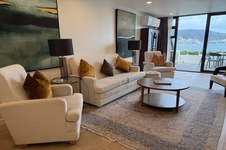 Photo of property in 2/328 Oriental Parade, Oriental Bay, Wellington, 6011