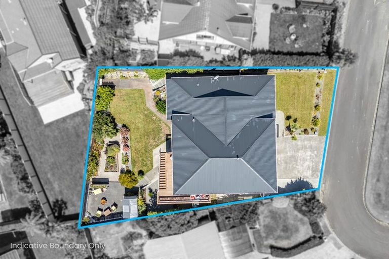 Photo of property in 7 James Cook Drive, Whitby, Porirua, 5024