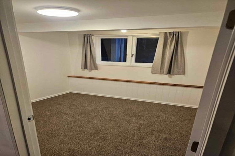 Photo of property in 1/8 Alston Avenue, Kelston, Auckland, 0602