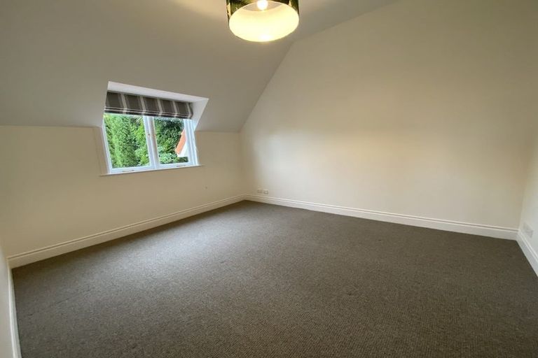 Photo of property in 7 Grove Road, Kelburn, Wellington, 6012