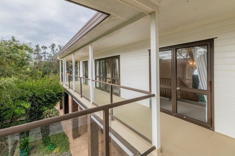 Photo of property in 36 Eruini Street, Waikanae Beach, Waikanae, 5036