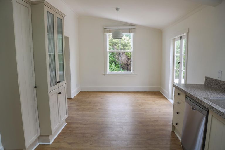 Photo of property in 204 Cape Rodney Road, Leigh, 0985