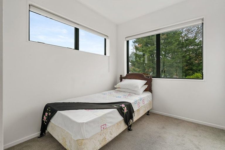 Photo of property in 2f Cadiz Place, Red Hill, Papakura, 2110