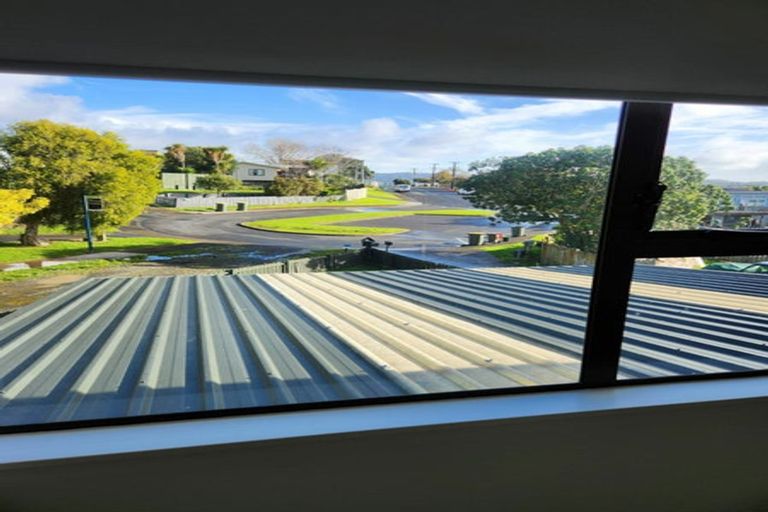 Photo of property in 60 Lavelle Road, Henderson, Auckland, 0612