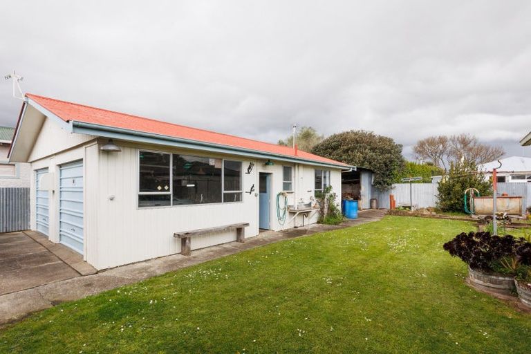 Photo of property in 35 Miro Street, Takaro, Palmerston North, 4410