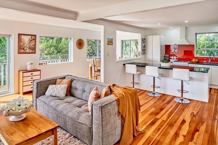 Photo of property in 72 Paremata Road, Paremata, Porirua, 5024