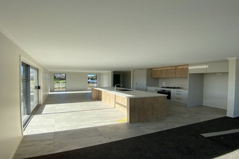 Photo of property in 30 Hammick Crescent, Pyes Pa, 3112