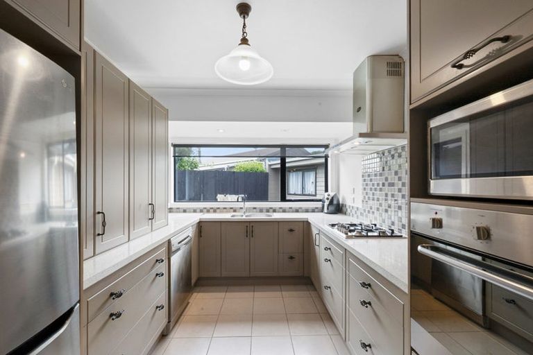 Photo of property in 39 Tiverton Crescent, Whalers Gate, New Plymouth, 4310