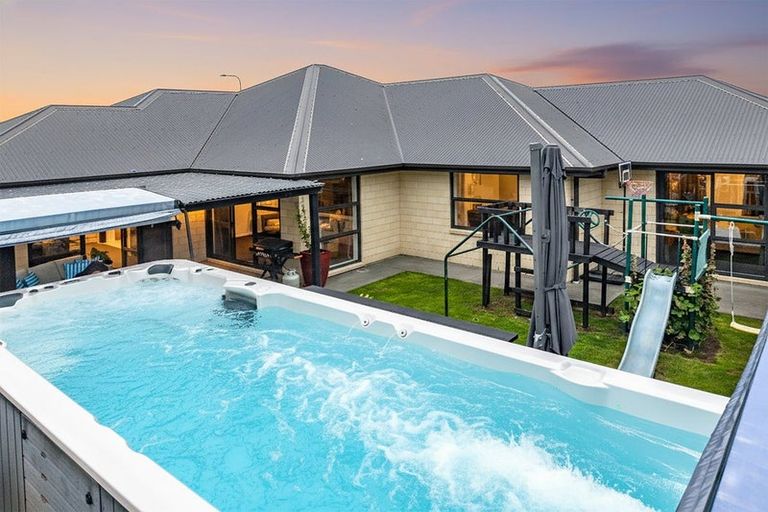 Photo of property in 13 Lancewood Way, Rangiora, 7400