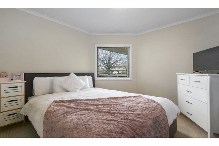 Photo of property in 45/64 Kawaha Point Road, Kawaha Point, Rotorua, 3010