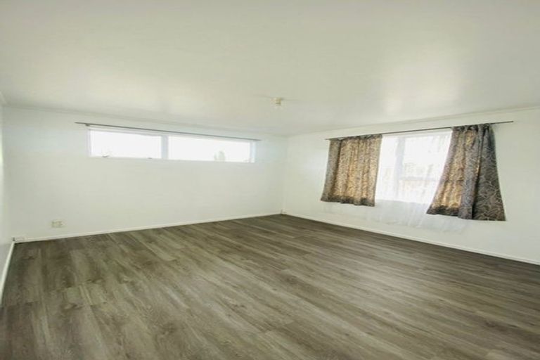 Photo of property in 1/6 Myna Place, Weymouth, Auckland, 2103