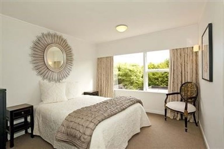 Photo of property in 3/29 Pupuke Road, Takapuna, Auckland, 0622