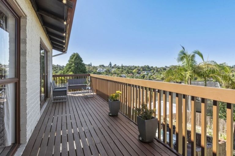 Photo of property in 8 Robin Lane, Browns Bay, Auckland, 0630