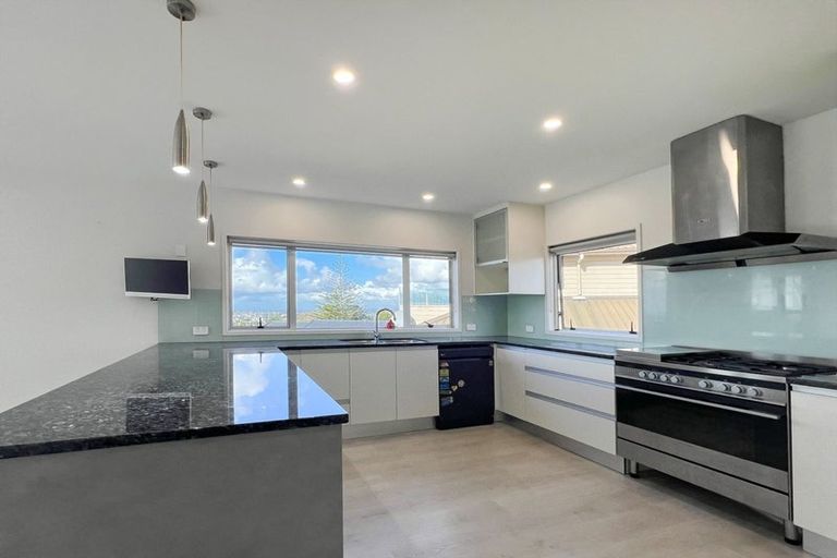 Photo of property in 42 Monarch Avenue, Hillcrest, Auckland, 0627