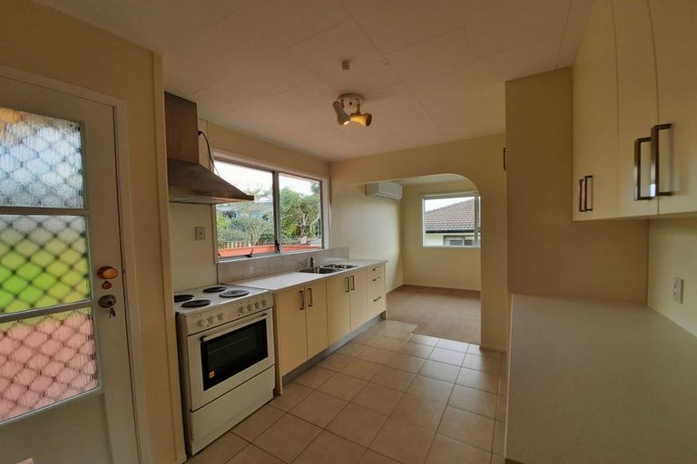 Photo of property in 23 Cairngorm Place, Highland Park, Auckland, 2010