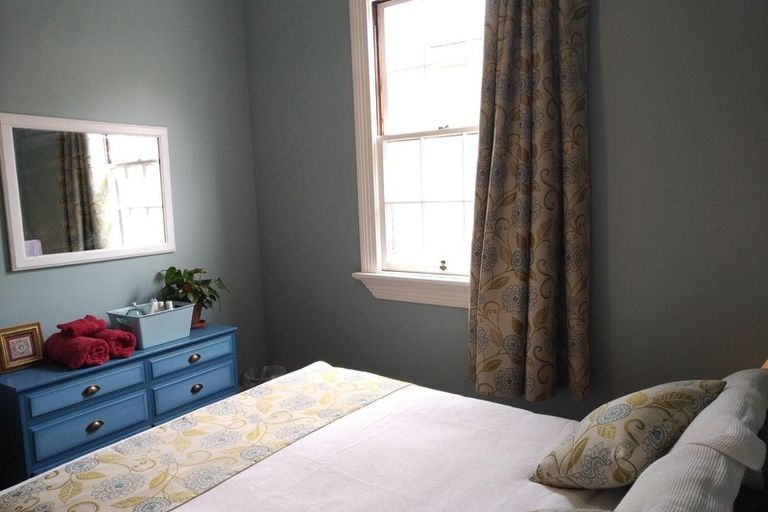 Photo of property in 17 Poplar Grove, Thorndon, Wellington, 6011