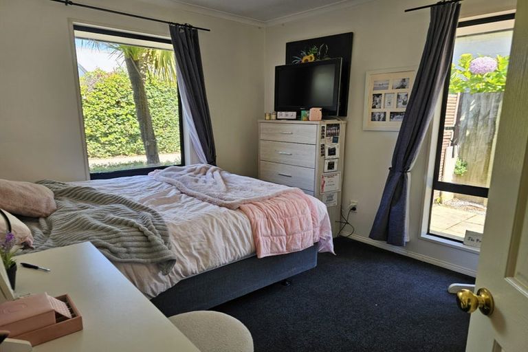 Photo of property in 8a Kenwyn Avenue, St Albans, Christchurch, 8052