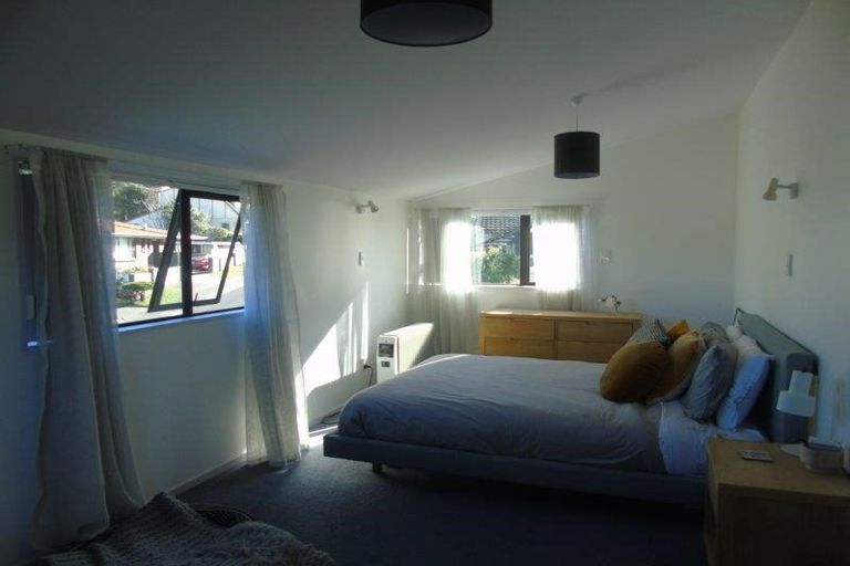 Photo of property in 48 Percy Dyett Drive, Karori, Wellington, 6012