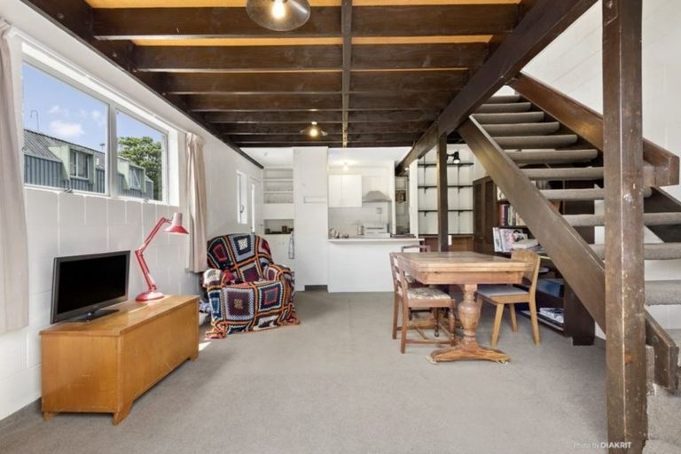 Photo of property in Paddington Apartments, 11/15 Mckinley Crescent, Brooklyn, Wellington, 6021